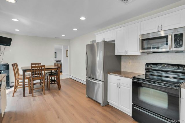 41 Cedar Ridge Lane, Dix Hills, NY 11746