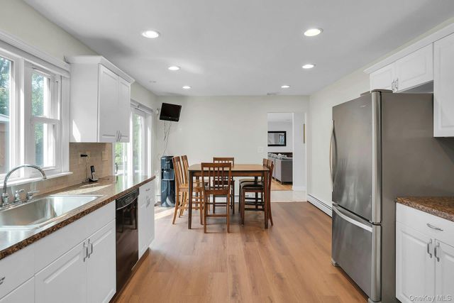 41 Cedar Ridge Lane, Dix Hills, NY 11746