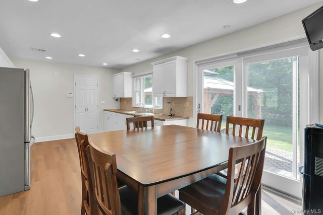 41 Cedar Ridge Lane, Dix Hills, NY 11746