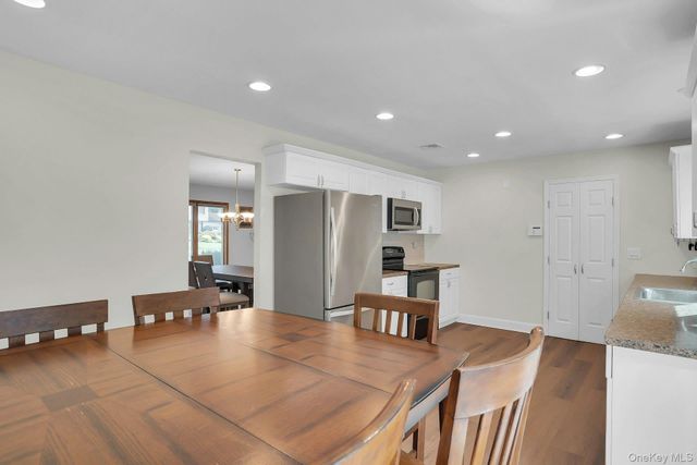 41 Cedar Ridge Lane, Dix Hills, NY 11746