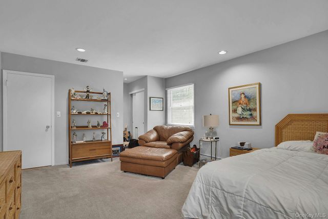 41 Cedar Ridge Lane, Dix Hills, NY 11746