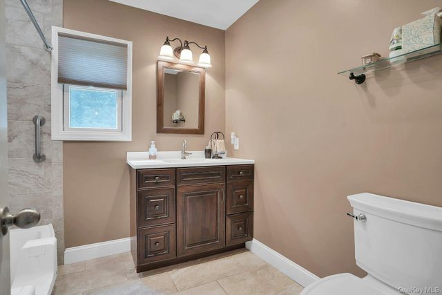 41 Cedar Ridge Lane, Dix Hills, NY 11746