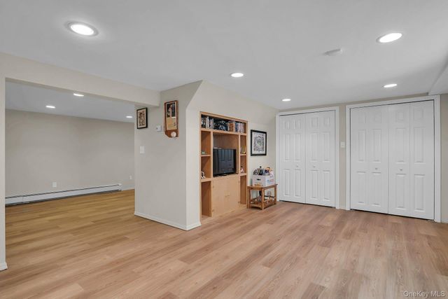 41 Cedar Ridge Lane, Dix Hills, NY 11746