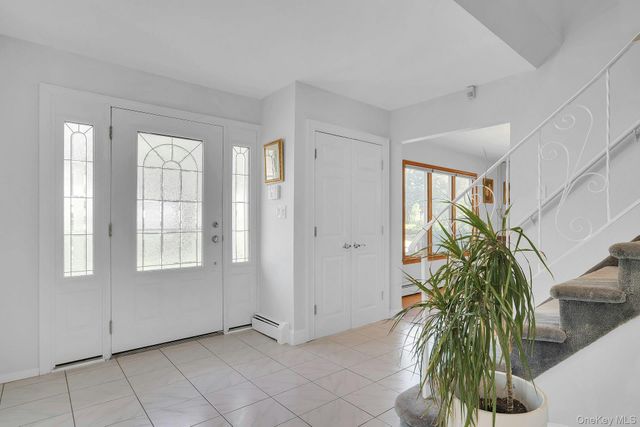 41 Cedar Ridge Lane, Dix Hills, NY 11746