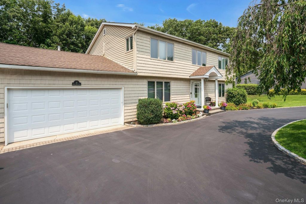 41 Cedar Ridge Lane, Dix Hills, NY 11746 — photo 2