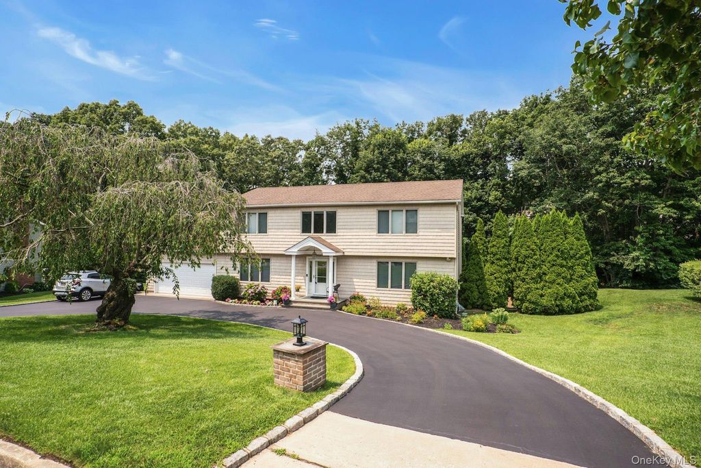 41 Cedar Ridge Lane, Dix Hills, NY 11746 — photo 3