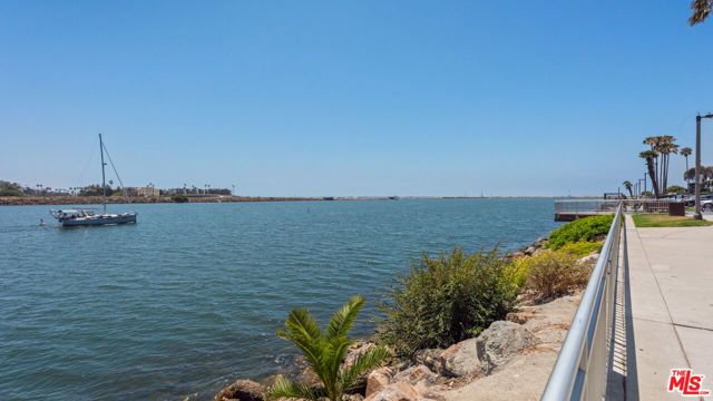 130 Channel Pointe Mall, Marina Del Rey, CA 90292