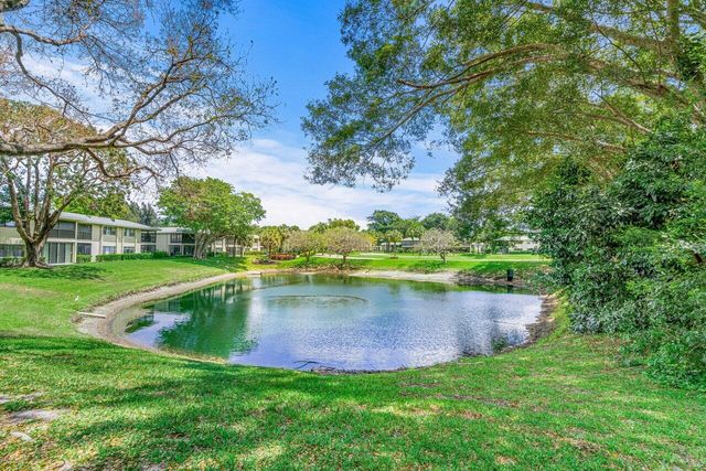 22 Westgate Lane 22h, Boynton Beach, FL 33436