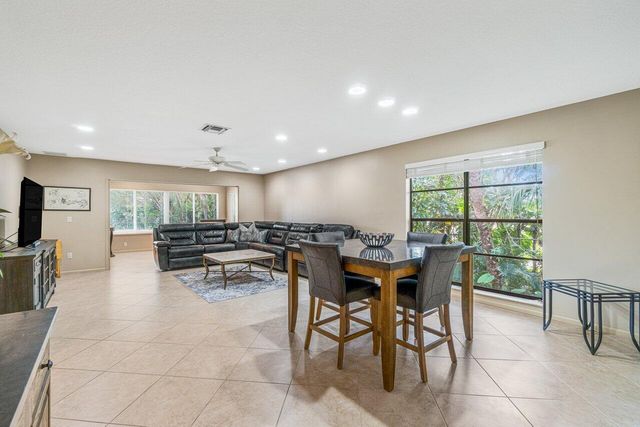 22 Westgate Lane 22h, Boynton Beach, FL 33436