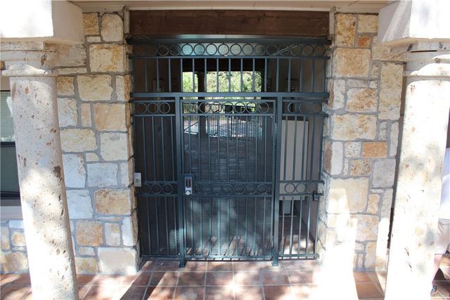 1000 Liberty Park DR 307, Austin, TX 78746