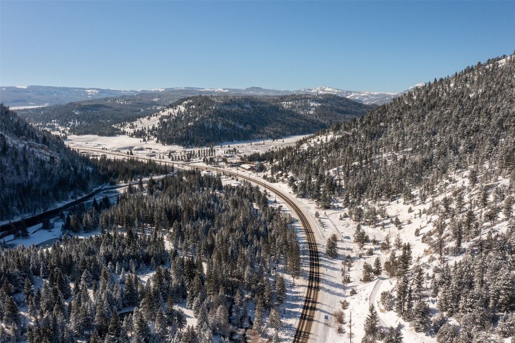48295 Gallatin Road, Gallatin Gateway, MT 59730