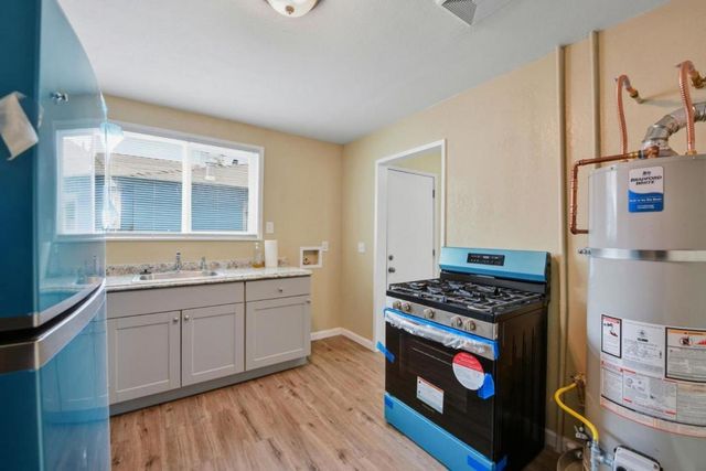 6928 Fresno Street, Oakland, CA 94605