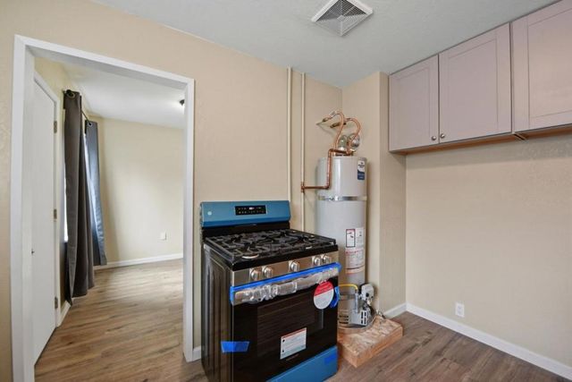 6928 Fresno Street, Oakland, CA 94605