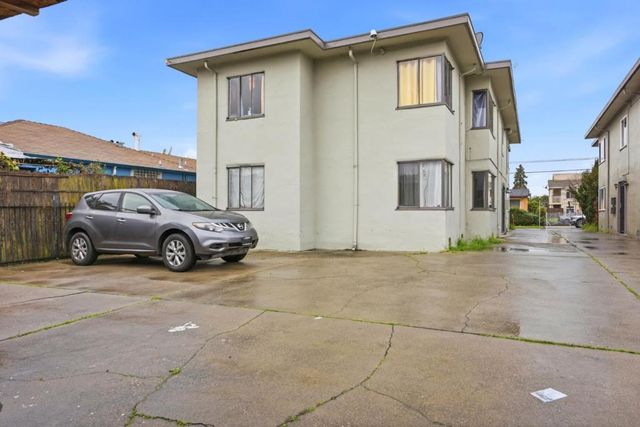 6928 Fresno Street, Oakland, CA 94605