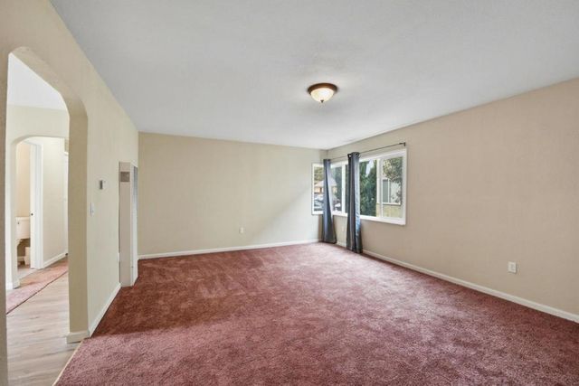 6928 Fresno Street, Oakland, CA 94605