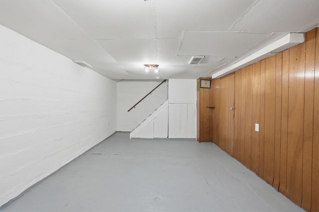 352 E Goulson Avenue, Hazel Park, MI 48030