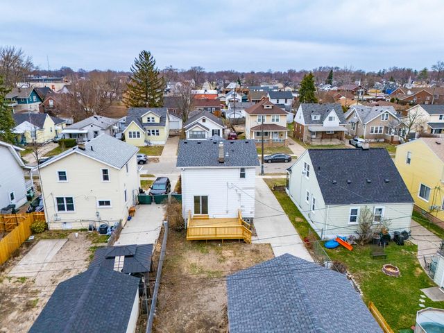 352 E Goulson Avenue, Hazel Park, MI 48030