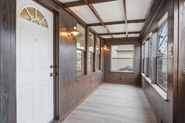 352 E Goulson Avenue, Hazel Park, MI 48030