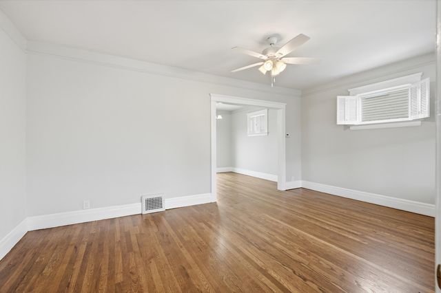 352 E Goulson Avenue, Hazel Park, MI 48030