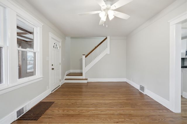 352 E Goulson Avenue, Hazel Park, MI 48030