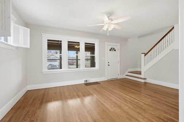 352 E Goulson Avenue, Hazel Park, MI 48030