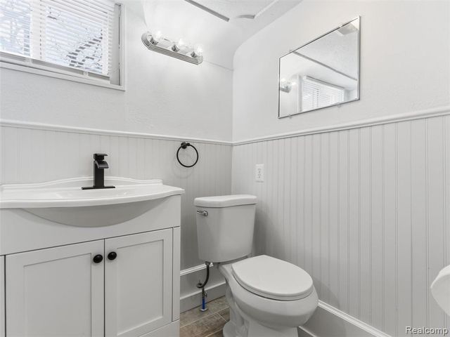 1751 E Woodward Heights Boulevard 3, Hazel Park, MI 48030