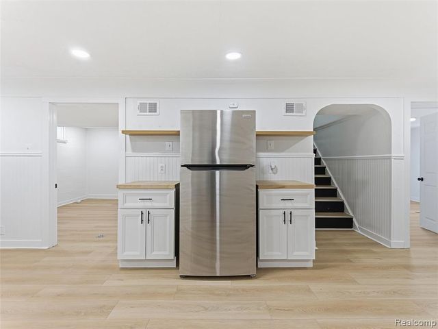 1751 E Woodward Heights Boulevard 3, Hazel Park, MI 48030