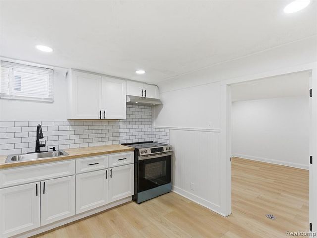 1751 E Woodward Heights Boulevard 3, Hazel Park, MI 48030