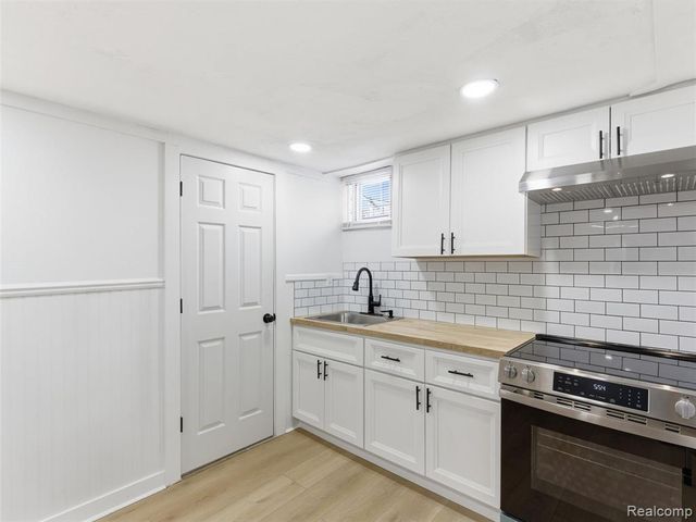 1751 E Woodward Heights Boulevard 3, Hazel Park, MI 48030