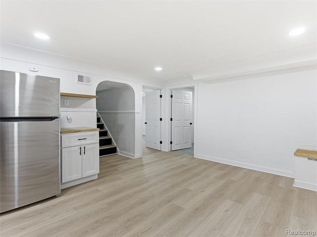 1751 E Woodward Heights Boulevard 3, Hazel Park, MI 48030