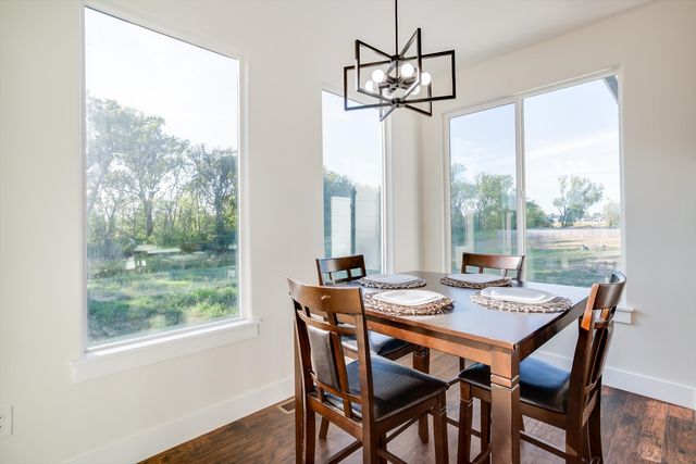 675 S Arbor Valley Way, Valley Center, KS 67147