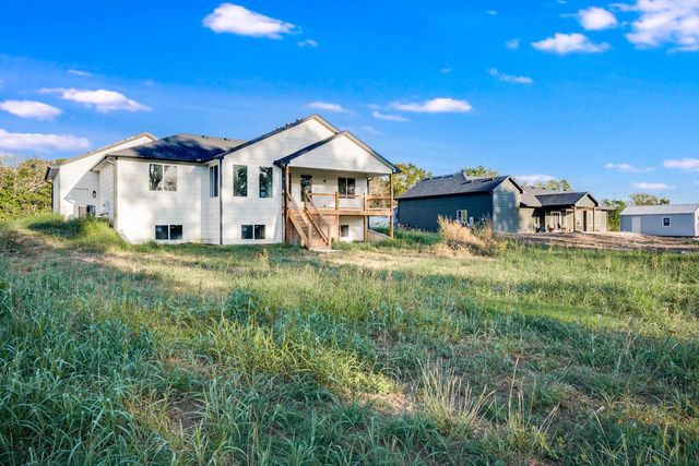 675 S Arbor Valley Way, Valley Center, KS 67147