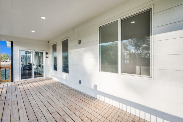 675 S Arbor Valley Way, Valley Center, KS 67147
