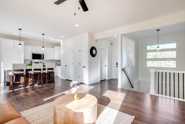 675 S Arbor Valley Way, Valley Center, KS 67147