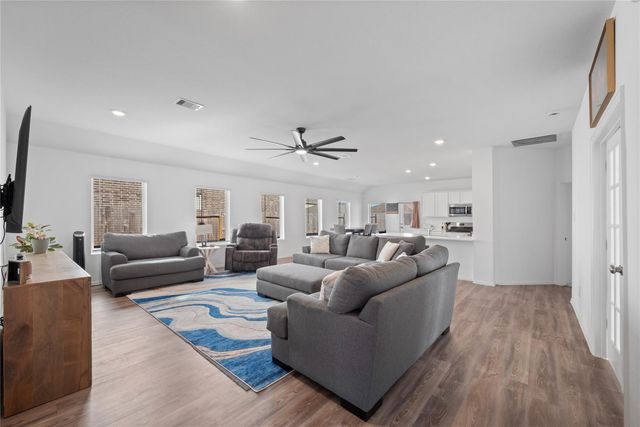 237 Augustine Way, Magnolia, TX 77354