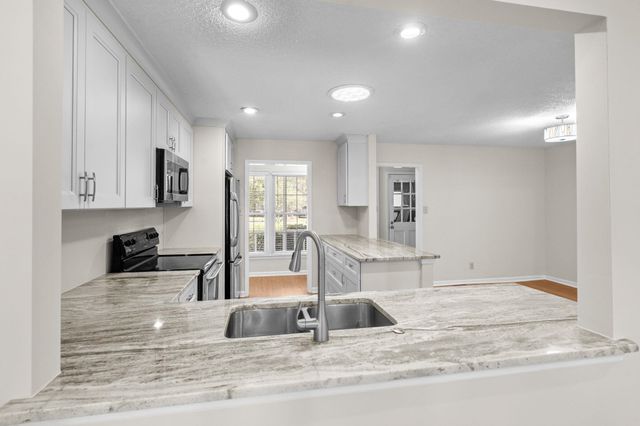 489 Crooked Oak Dr., Pawleys Island, SC 29585