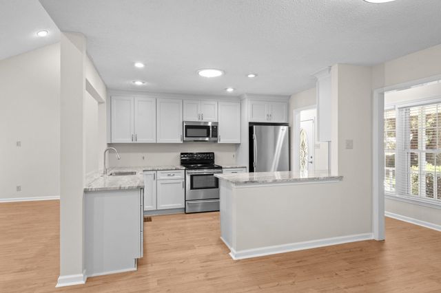489 Crooked Oak Dr., Pawleys Island, SC 29585