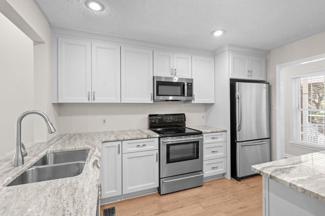 489 Crooked Oak Dr., Pawleys Island, SC 29585