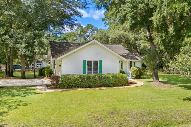 489 Crooked Oak Dr., Pawleys Island, SC 29585