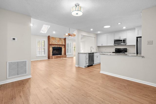 489 Crooked Oak Dr., Pawleys Island, SC 29585