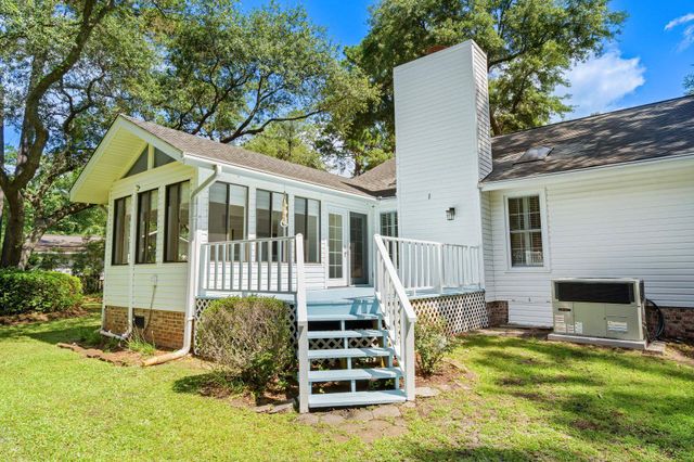 489 Crooked Oak Dr., Pawleys Island, SC 29585