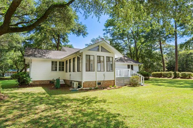 489 Crooked Oak Dr., Pawleys Island, SC 29585