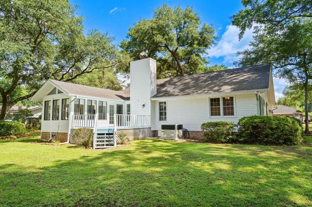 489 Crooked Oak Dr., Pawleys Island, SC 29585