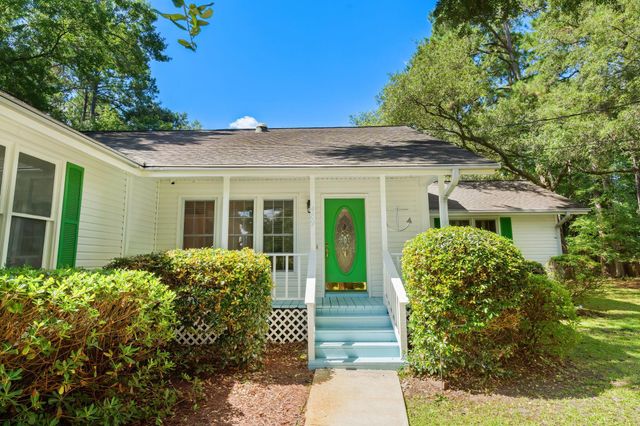 489 Crooked Oak Dr., Pawleys Island, SC 29585