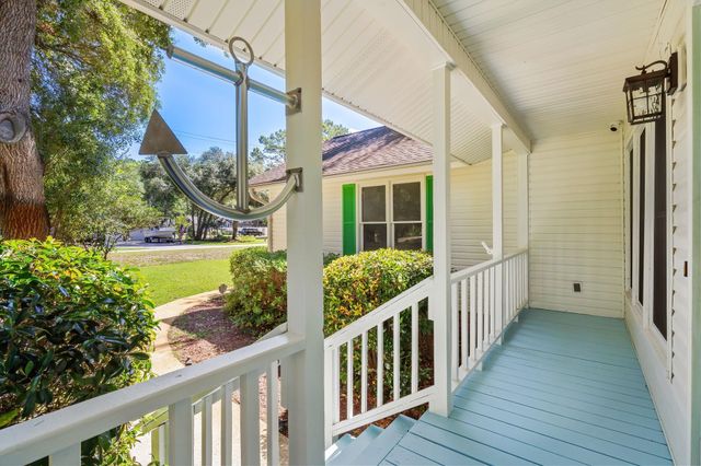 489 Crooked Oak Dr., Pawleys Island, SC 29585