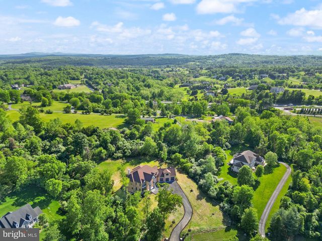 40925 ALYSHEBA DR, Leesburg, VA 20176