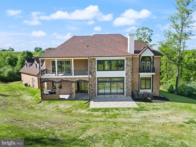 40925 ALYSHEBA DR, Leesburg, VA 20176