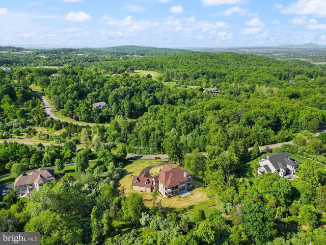 40925 ALYSHEBA DR, Leesburg, VA 20176