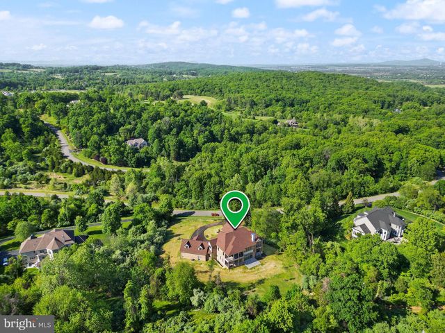 40925 ALYSHEBA DR, Leesburg, VA 20176