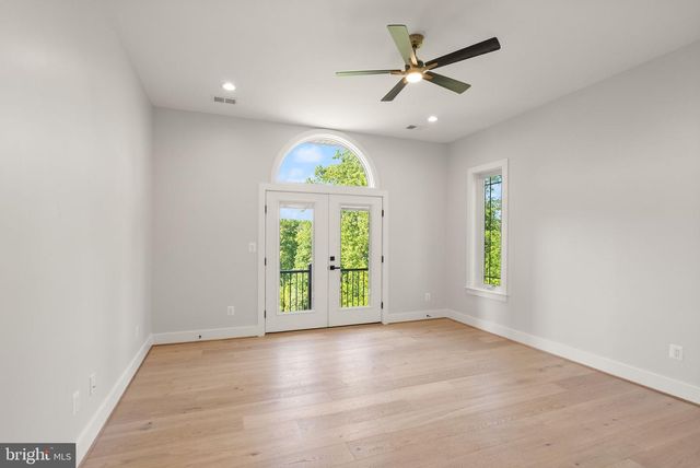 40925 ALYSHEBA DR, Leesburg, VA 20176